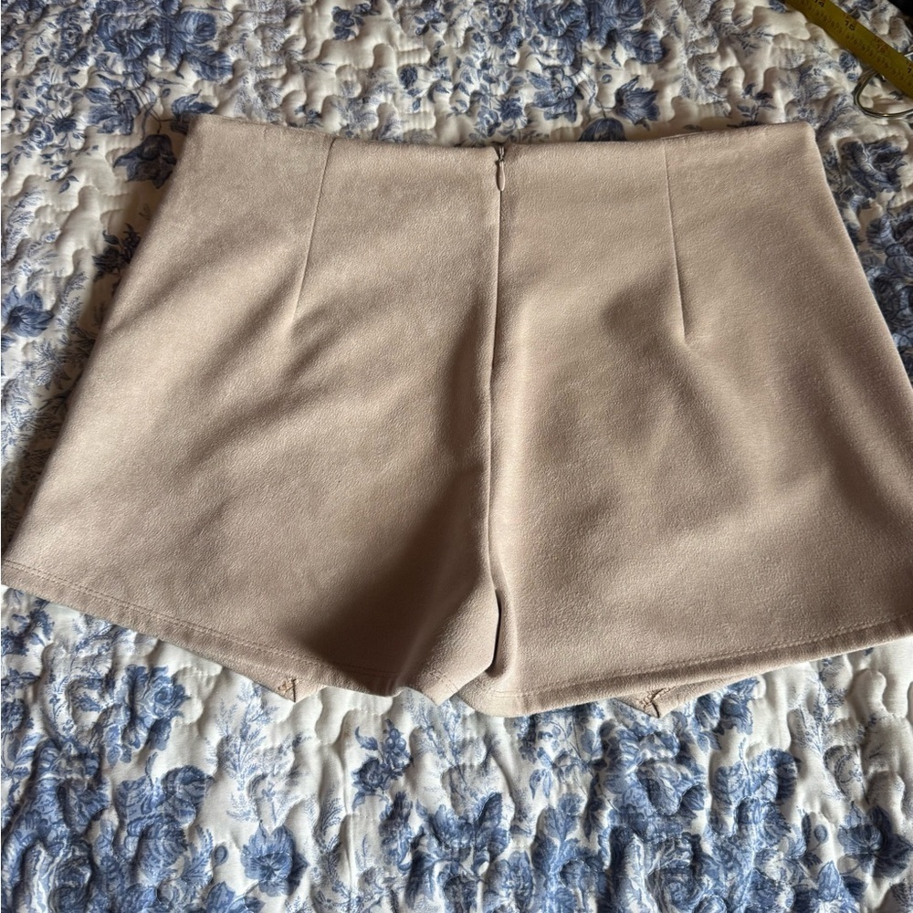 Beige/ tan suede Skort - Picture 6 of 7